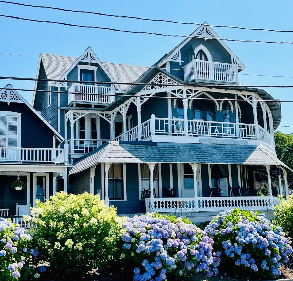 The Attleboro House Hotell Oak Bluffs Exteriör bild