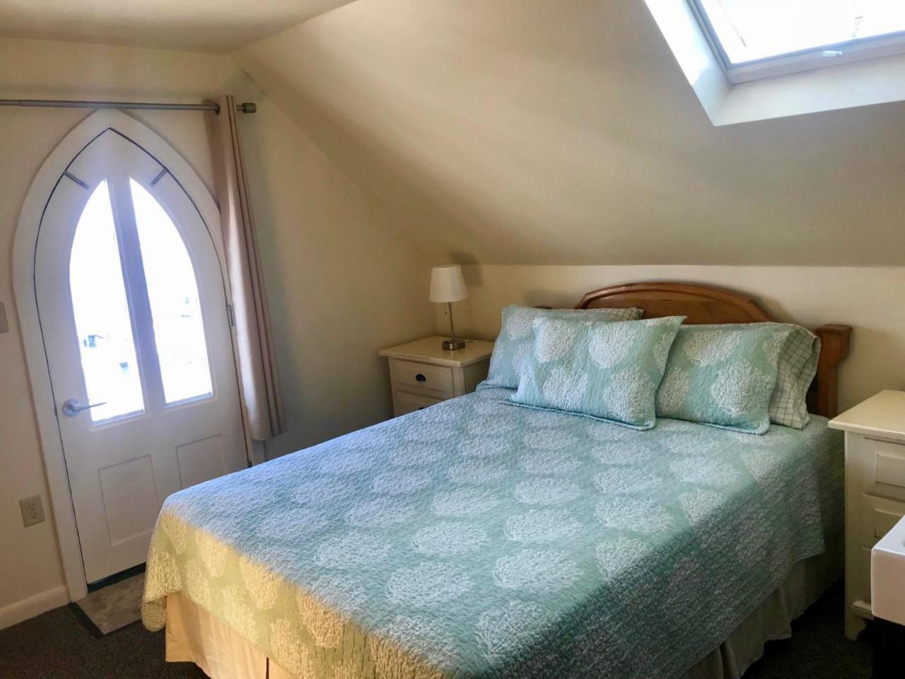 The Attleboro House Hotell Oak Bluffs Exteriör bild